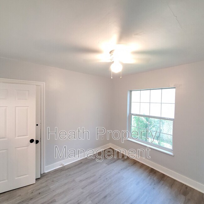 Building Photo - 1735 25th St S