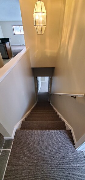 Building Photo - 3613 Newcastle Dr SE