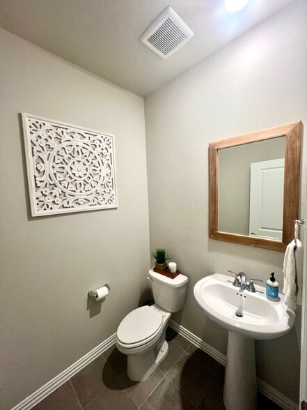 Building Photo - 2712 Big Bend Mews