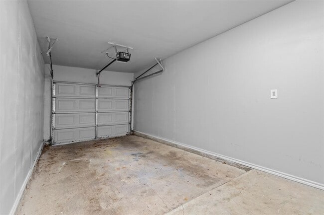 Building Photo - 6804 N Capital of Texas Hwy