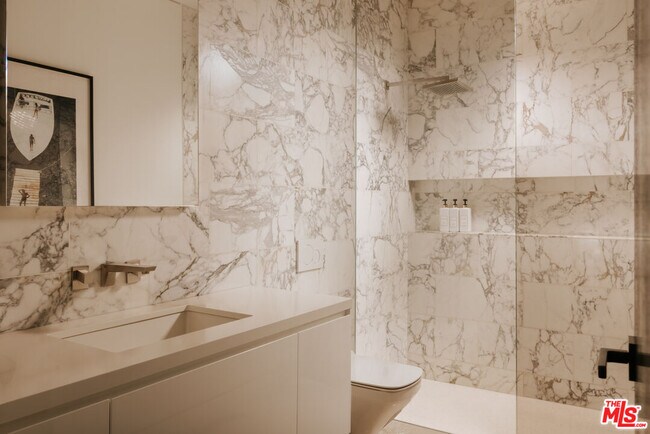 Building Photo - 1536 Blue Jay Way