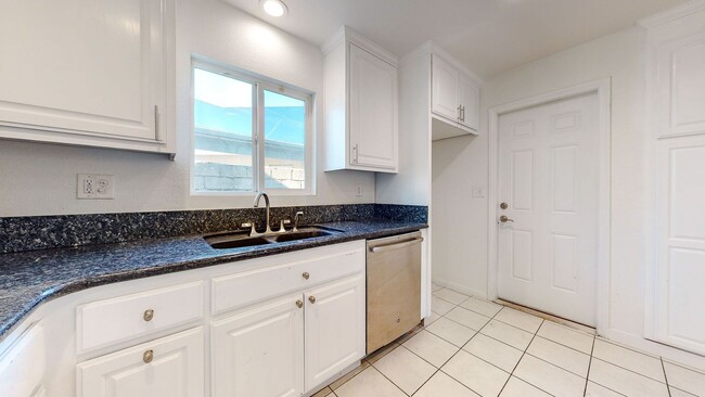 Building Photo - AVAILABLE NOW! RANCHO CUCAMONGA UPDATED Family Home 4+2