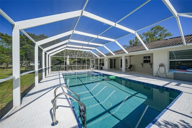 Building Photo - 2925 Magdalina Dr