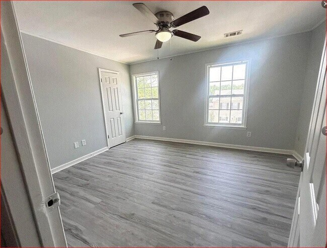 Building Photo - 1021 Thornwoode Ln