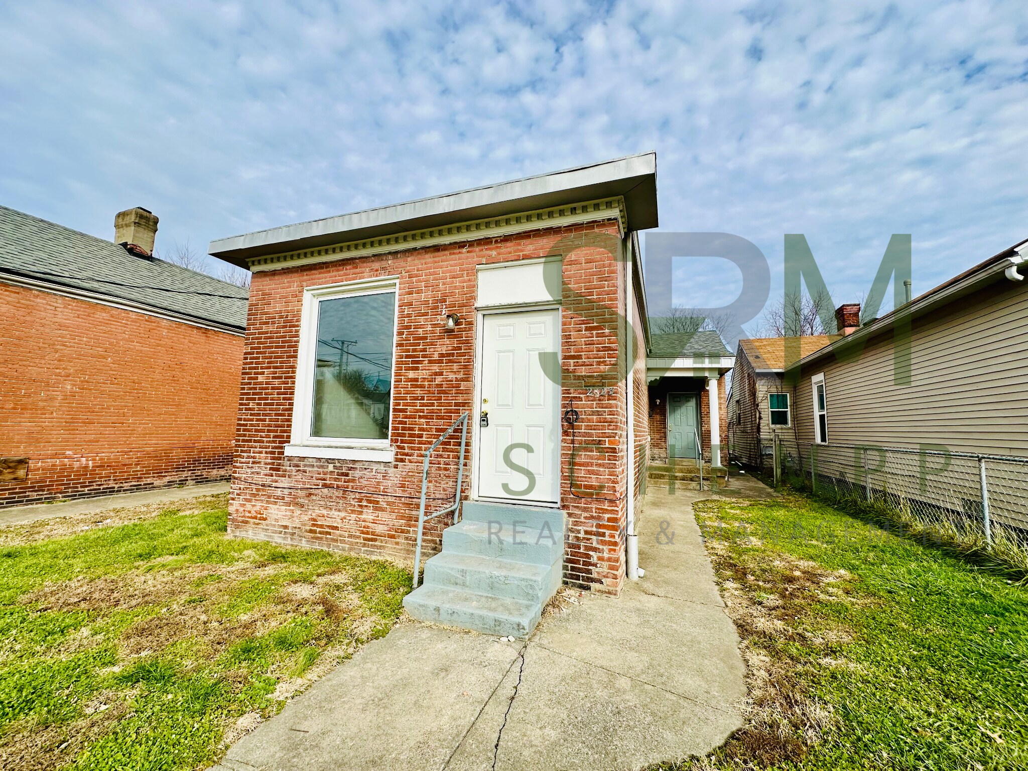 Building Photo - 2823 Garfield Ave