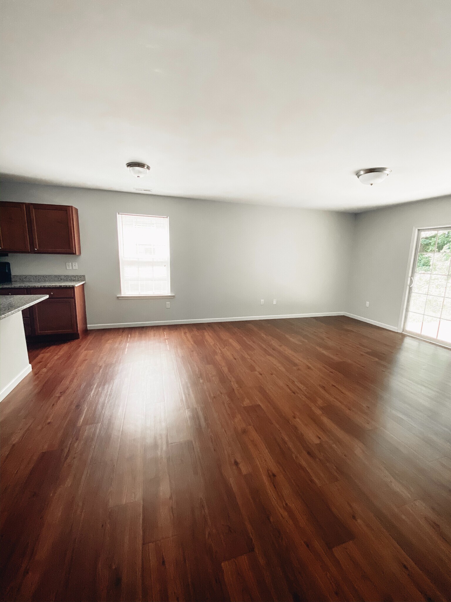 Building Photo - 117 Flatview Way