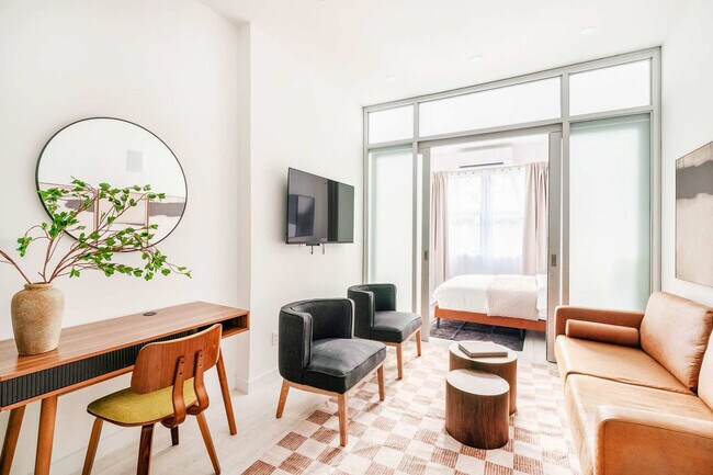 Building Photo - 317w E 14th St