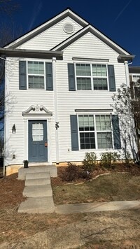 Building Photo - Great Location!