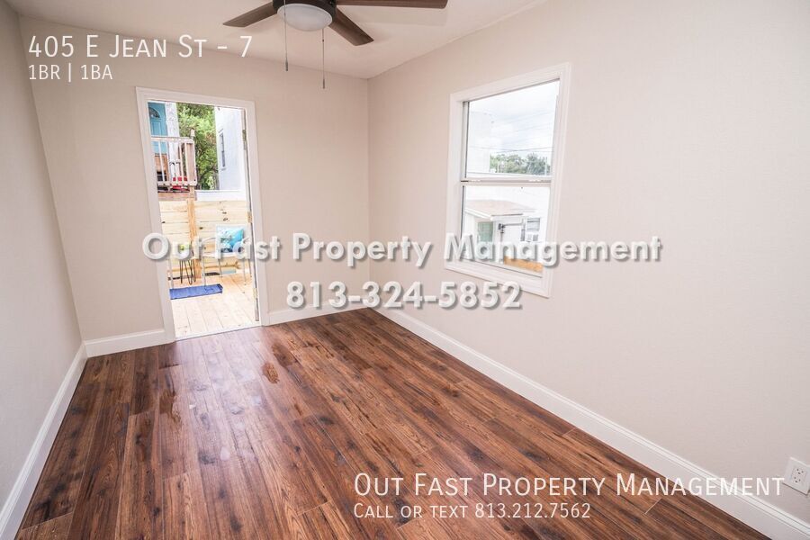 Building Photo - 405 E Jean St