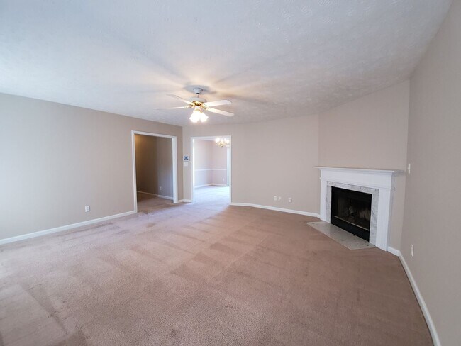 Building Photo - 8714 Tangletree Dr