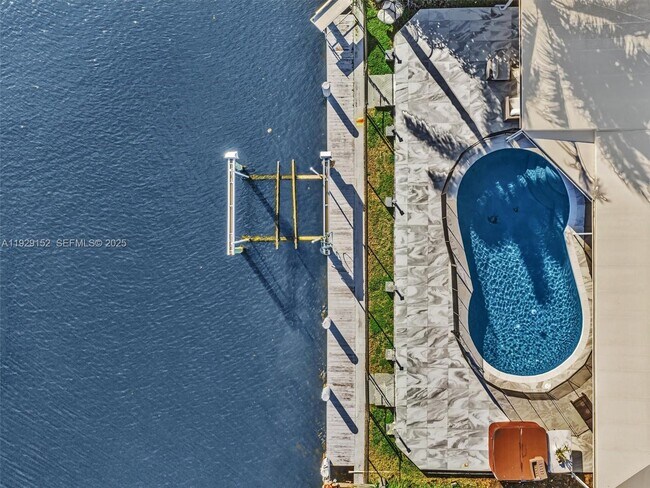 Building Photo - 440 SE 8th Ave