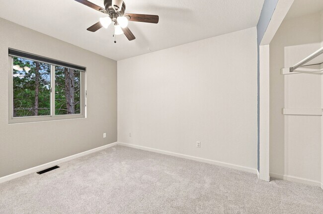 Building Photo - 34431 Chilton Ave