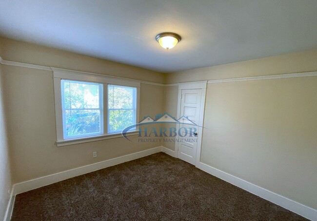 Building Photo - Beautiful 3-Bedroom Home with Spacious Liv...