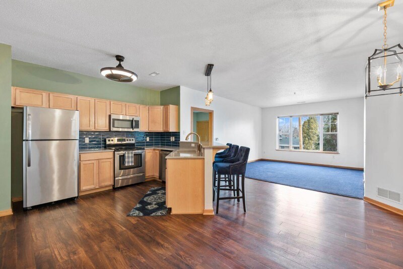 Building Photo - 10900 W Bluemound Rd