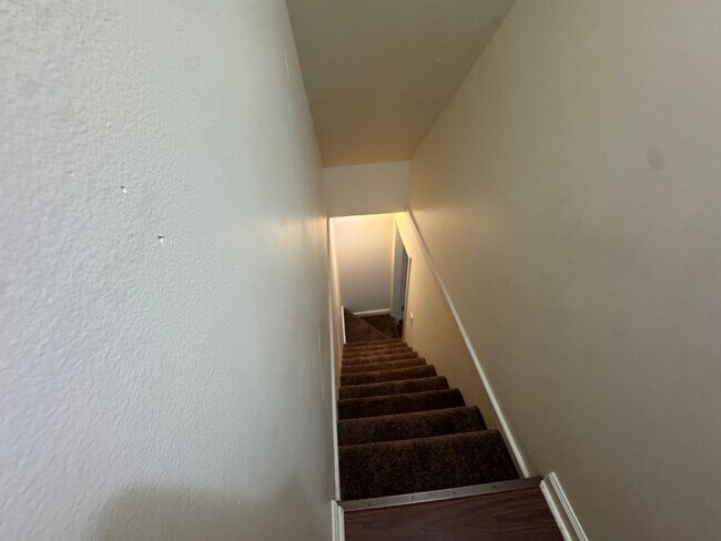 Building Photo - 143 Barrett Heights Rd