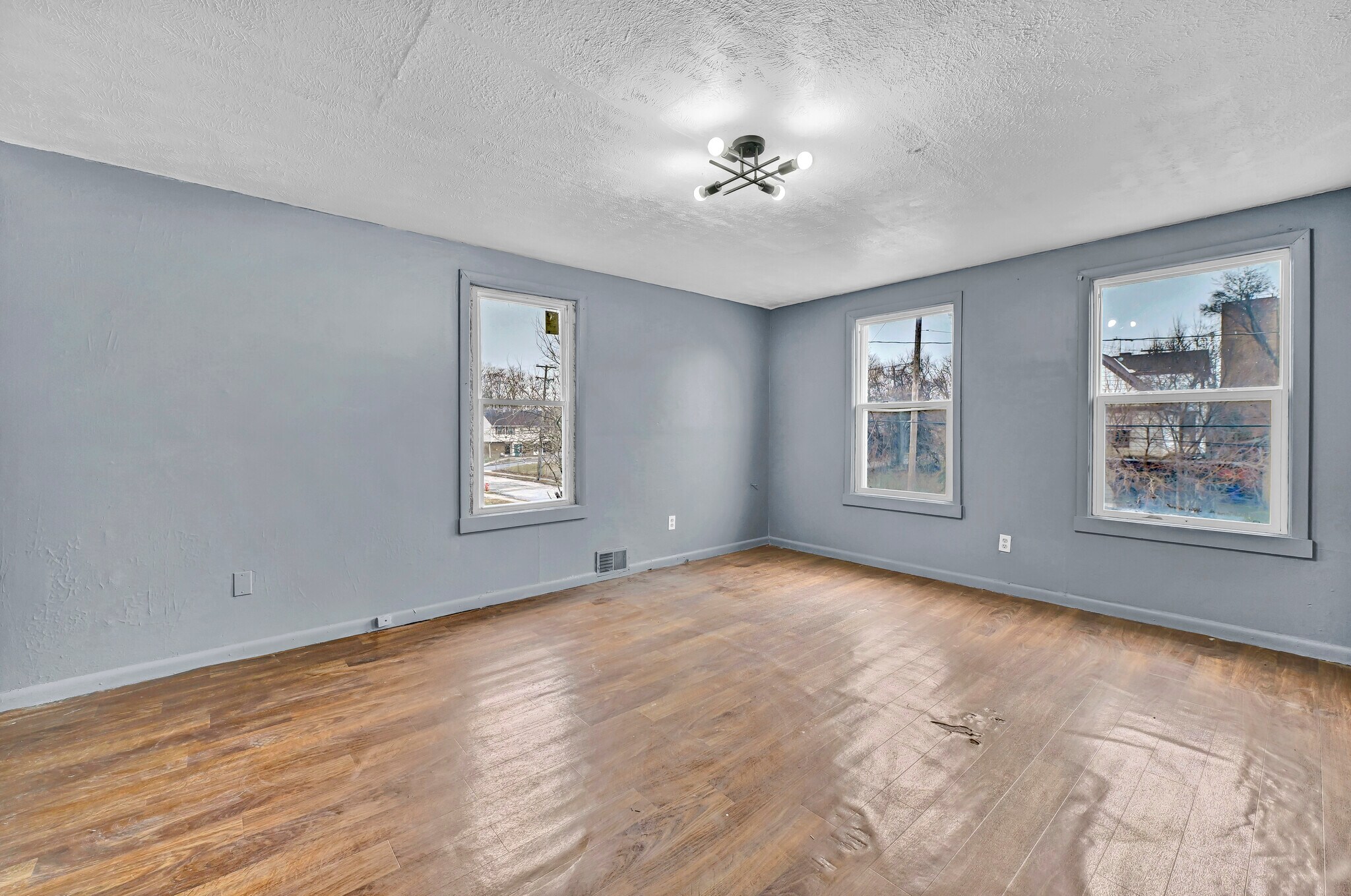 Building Photo - 9502 Talbot Ave