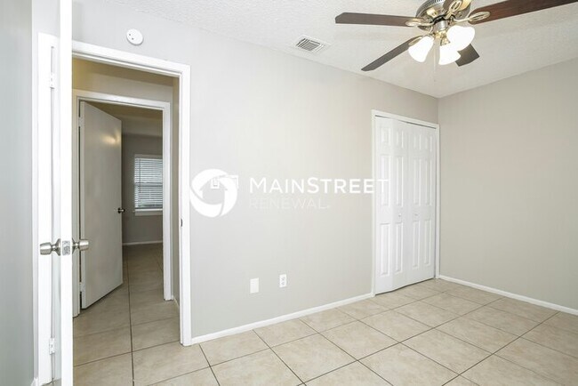 Building Photo - 3 Bedroom Pet-Friendly Home in Kissimmee, ...