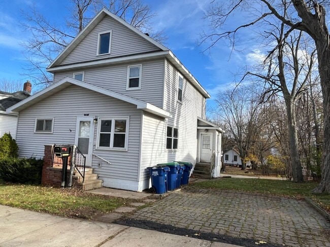 Building Photo - 4 Bed 2 Bath Single Family Home in Wausau