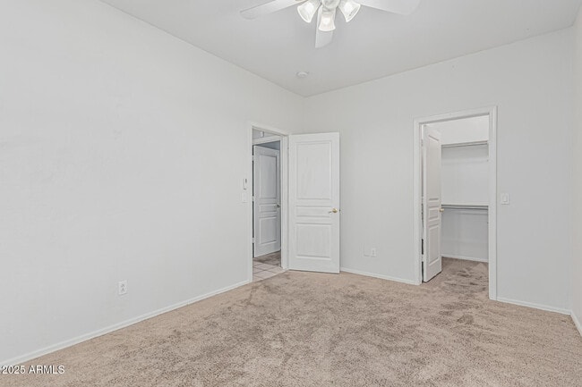 Building Photo - 408 N Falcon Ct