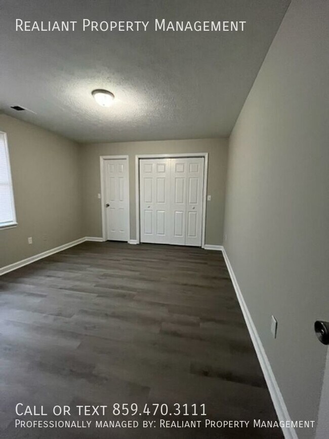 Building Photo - 120 Wichita Dr