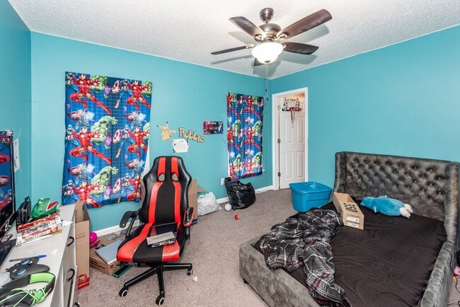 Building Photo - 5 Bedroom 3 Bath Home in Moss Grove Planta...