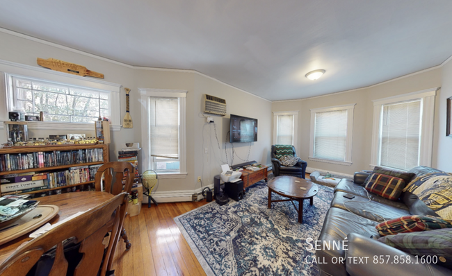 Primary Photo - 3 Chapman Pl