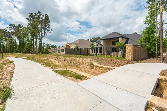 Building Photo - 21967 Gateway Arch Dr