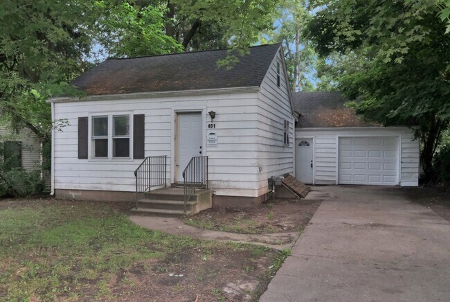 Building Photo - 401 Hylewood Ave