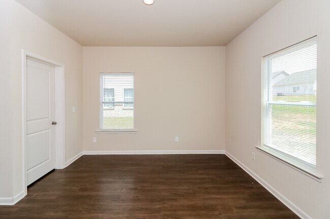 Building Photo - 143 Innis Brk Cir