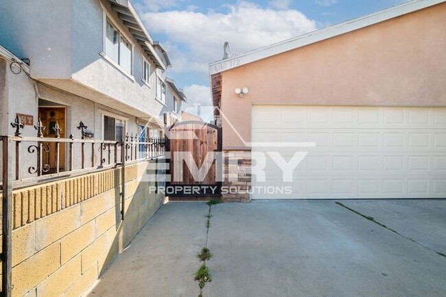 Building Photo - Beautiful 2 Bed Apartment in Huntington Pa...