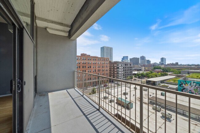 Building Photo - 1530 S State St