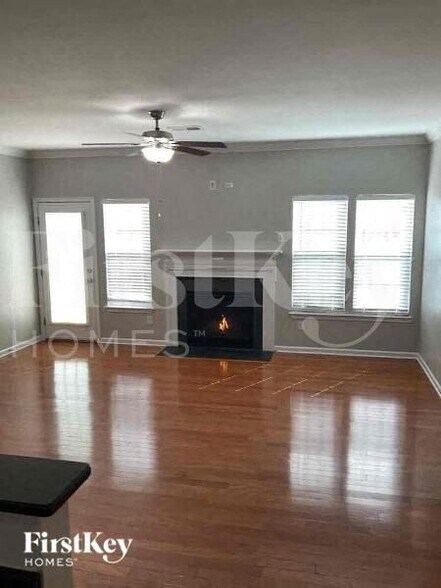 Building Photo - 15625 Troubadour Ln