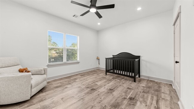 Building Photo - 517 Moore St