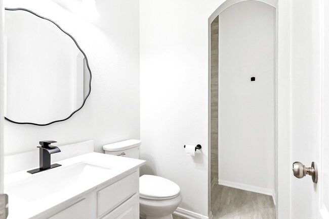 Building Photo - 21823 Mystic Point Ct