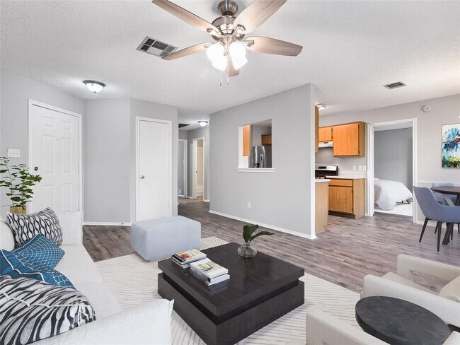 Building Photo - 1411 Hollow Tree Blvd