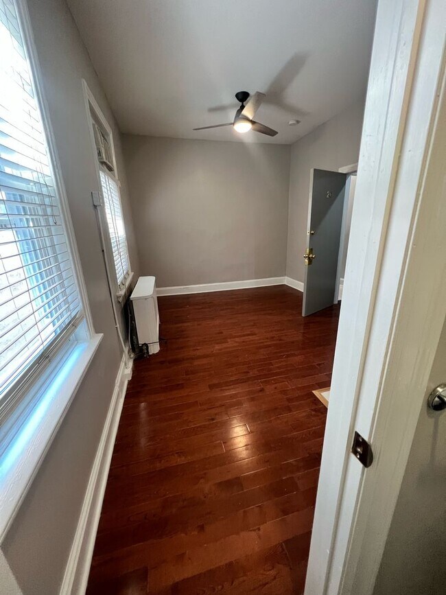 Building Photo - 808 S 2nd St