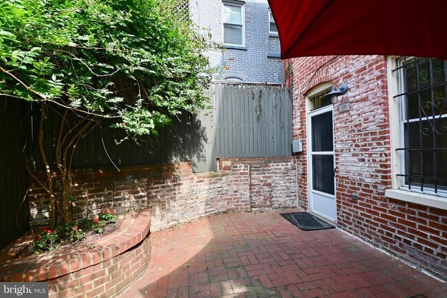 Building Photo - 639 Massachusetts Ave NE