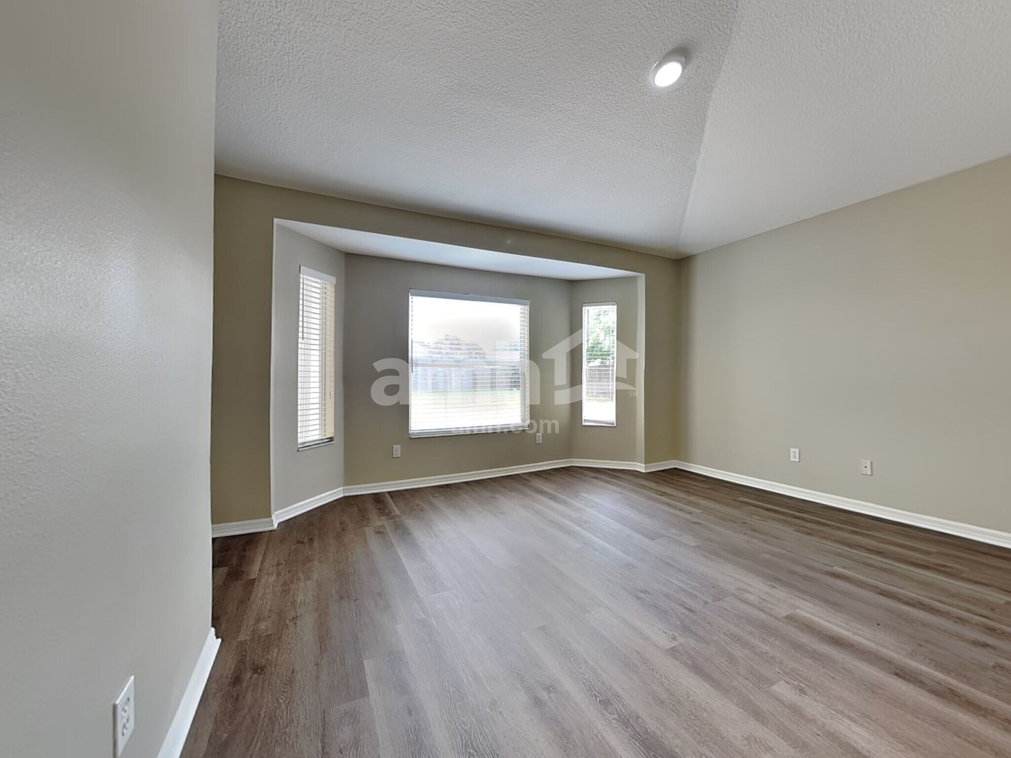 Building Photo - 1739 Mosaic Forest Dr