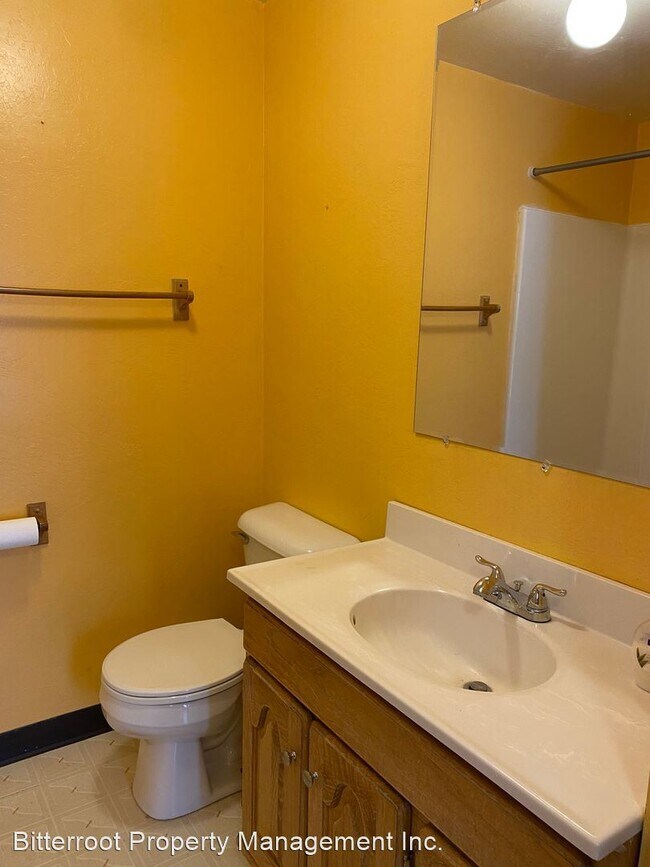 Building Photo - 2 br, 1.5 bath House - 203 Dearborn