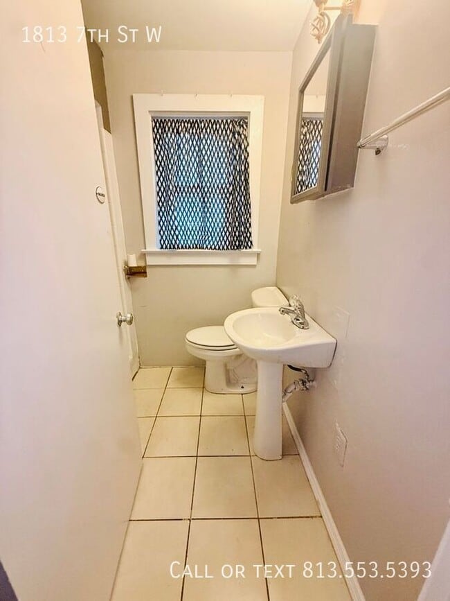 Building Photo - 1813 7th St W