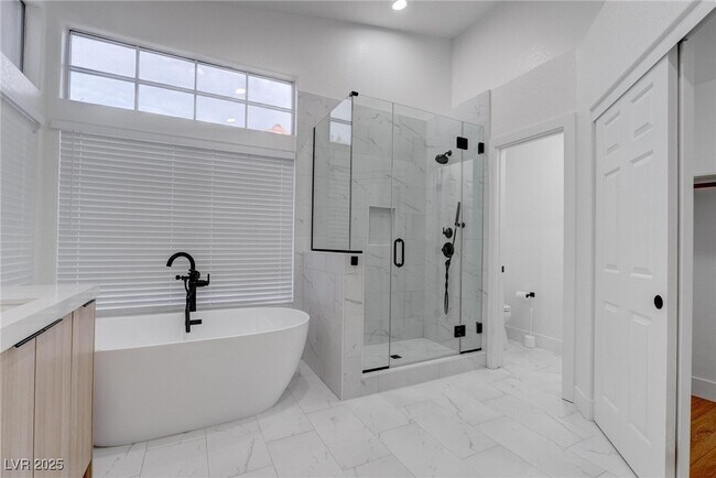 Building Photo - 8608 Highacre Dr