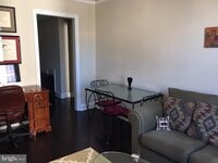 Building Photo - 2031 Locust St