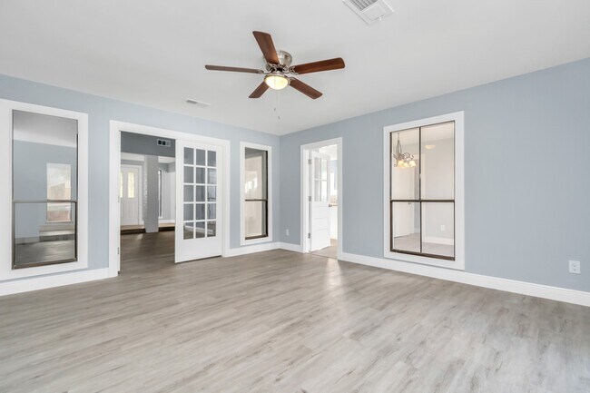 Building Photo - 3514 Summit Ln