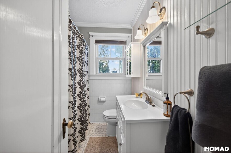 Building Photo - 81 Bradley St