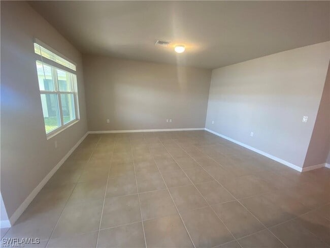 Building Photo - 3187 Estancia Ln