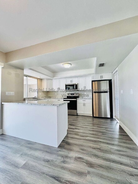 Building Photo - 4107 SE 18th Pl