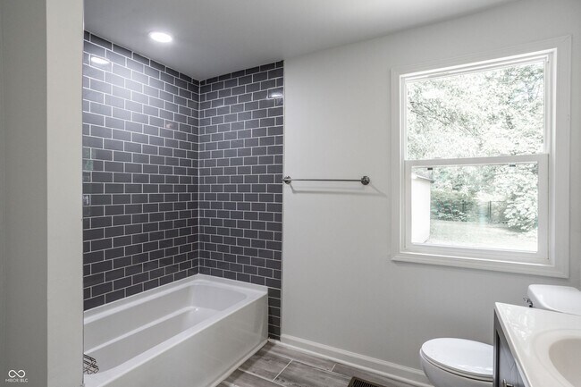 Building Photo - 5108 Sunny Meade Ln