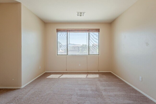 Building Photo - Pet-Friendly 4 Bedroom Rental in Tucson wi...