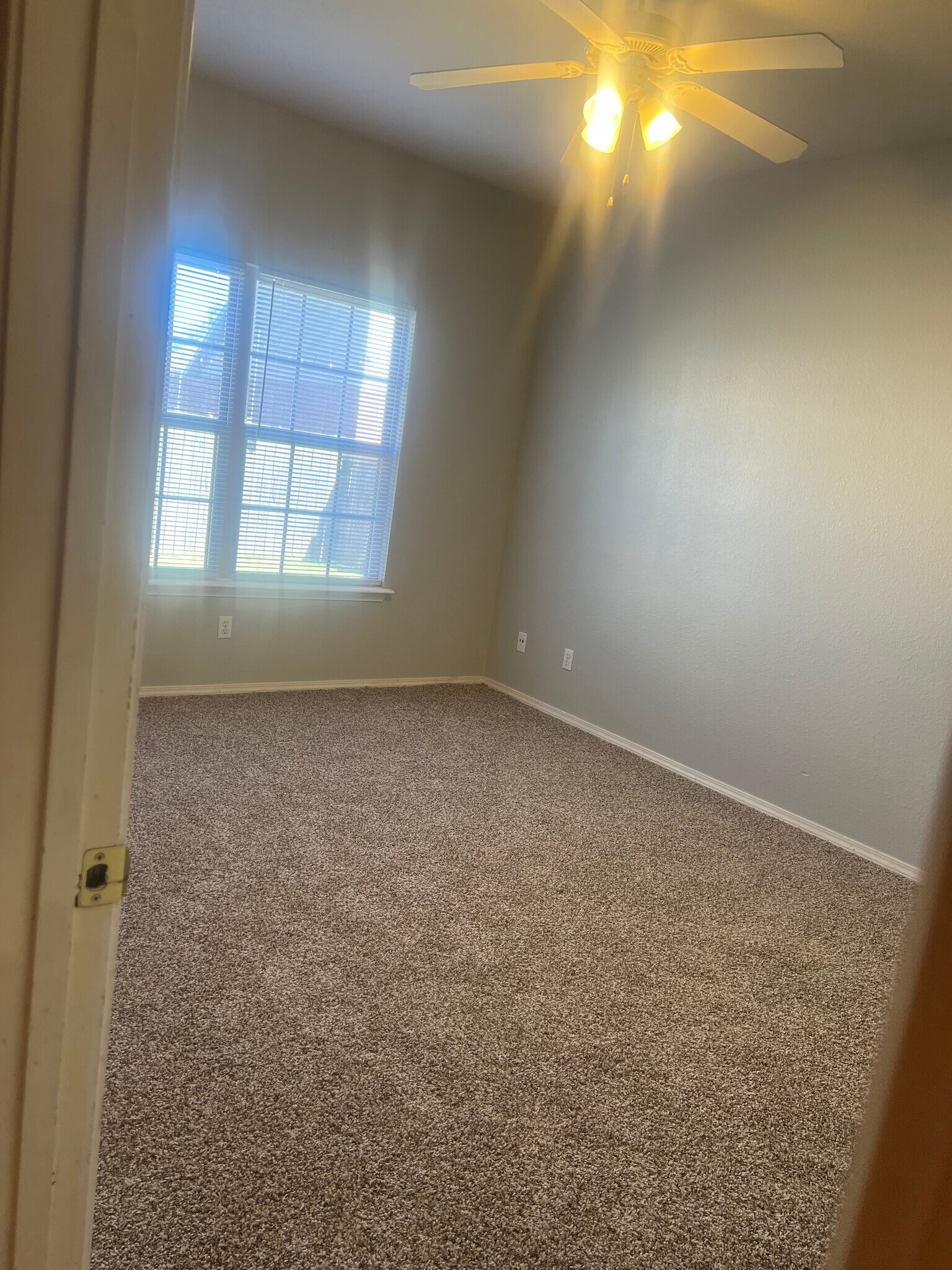 Building Photo - 3106 SW Deerfield Blvd