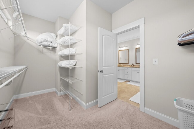 Building Photo - Fully Furnished 3BR Retreat in Riverwalk | Office + Screened Patio